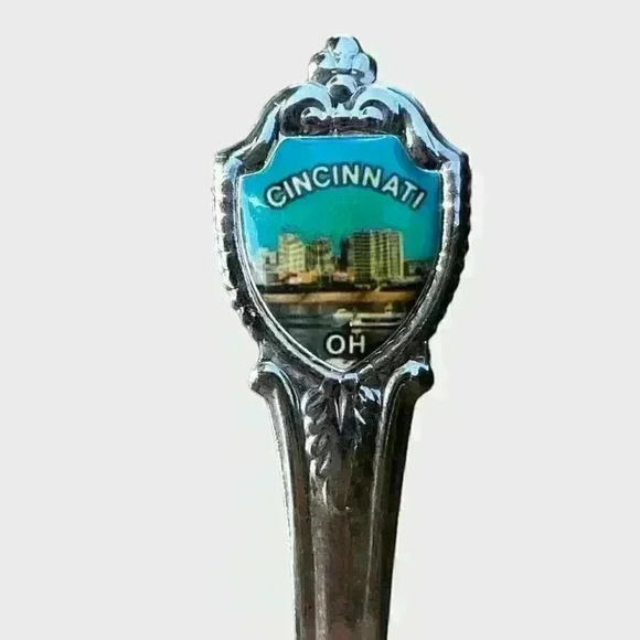 *5 for $15* Cincinnati Ohio Souvenir Spoon - Picture 2 of 5